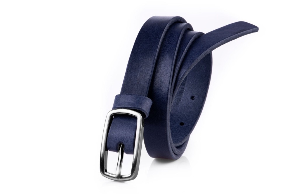 Klasyczny pasek damski ze skóry, granatowy