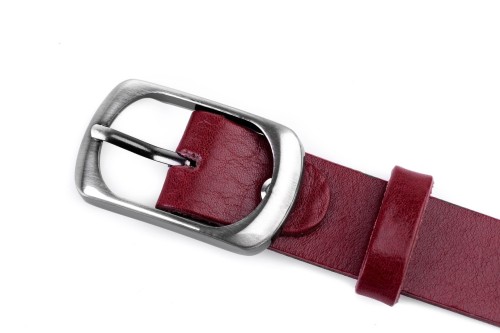 Klasyczny pasek damski ze skóry, bordowy