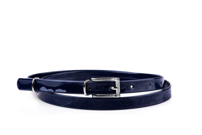 Pasek damski klasyczny granatowy lakier 1,5 cm