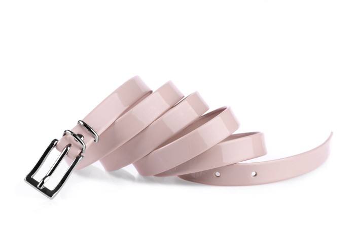 Pasek damski klasyczny pudrowy lakier 1,5 cm